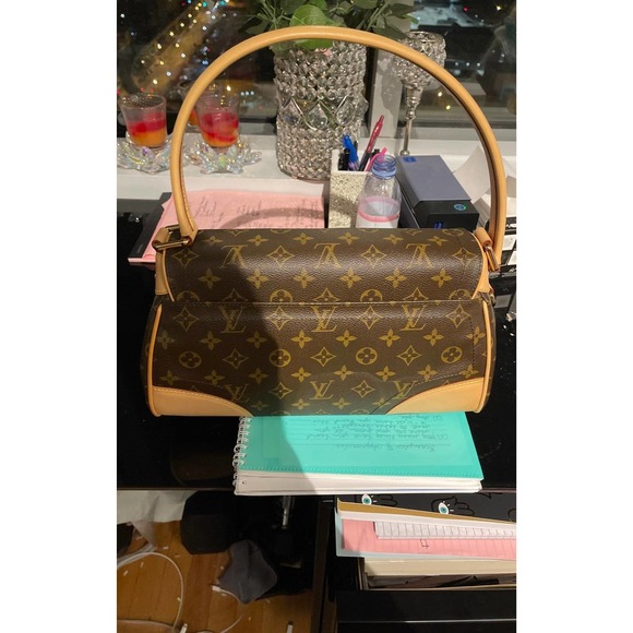 Authentic Louis Vuitton Monogram Canvas Beverly MM Shoulder Bag Ultra Rare NWT - Picture 9 of 11